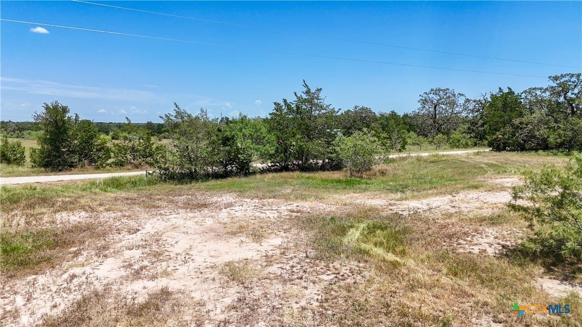 1.08 acres in Bastrop County gallery image 4