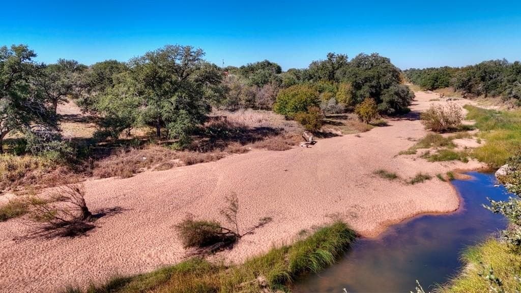 5.16 acres in Llano County