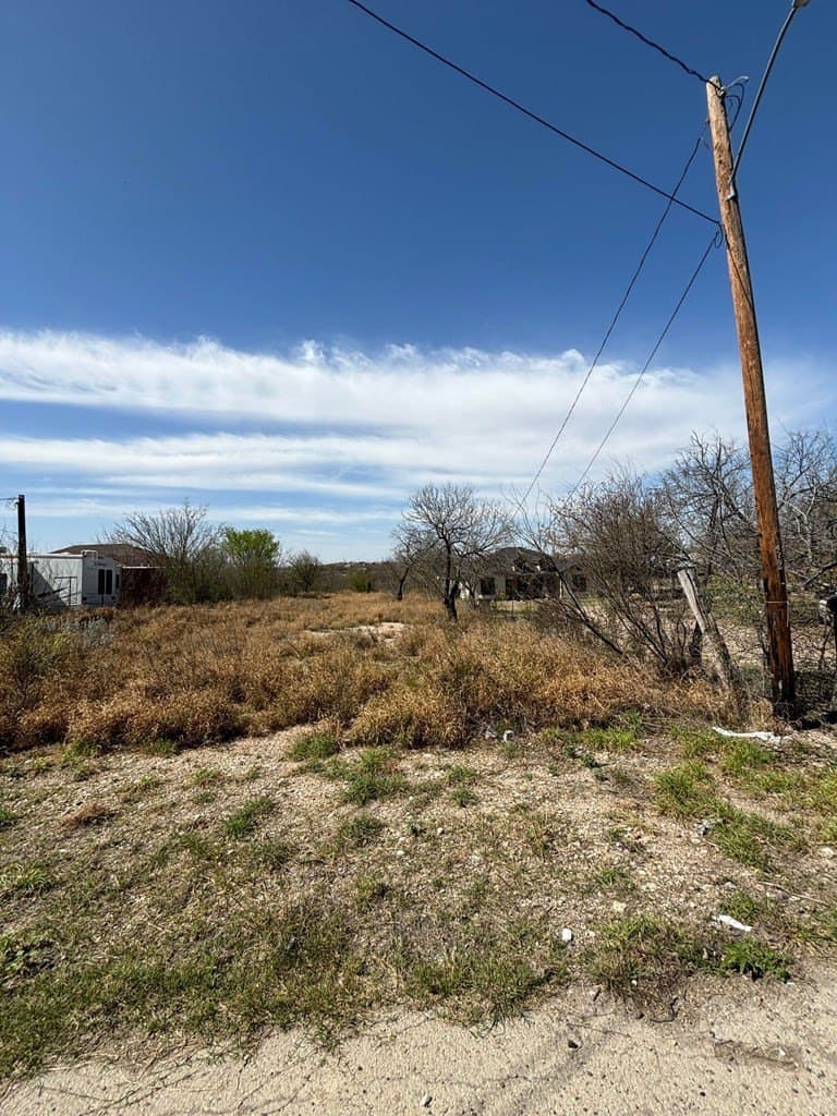 0.65 acres in Maverick County gallery image 3