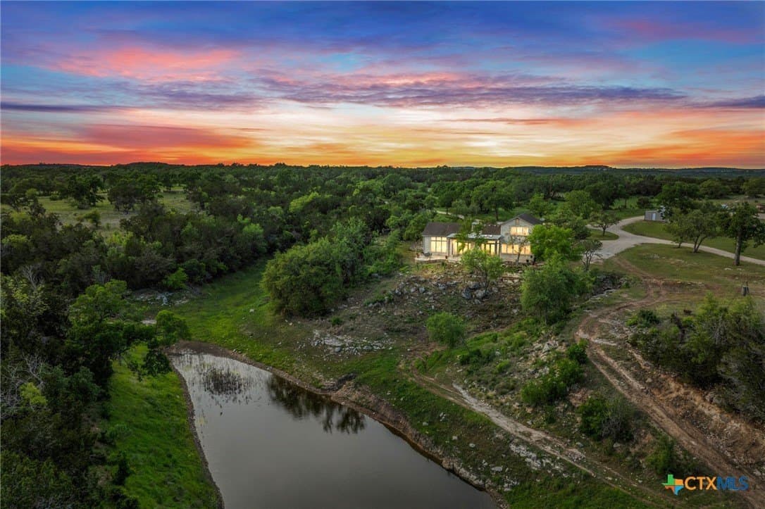 51.7 acres in Hays County