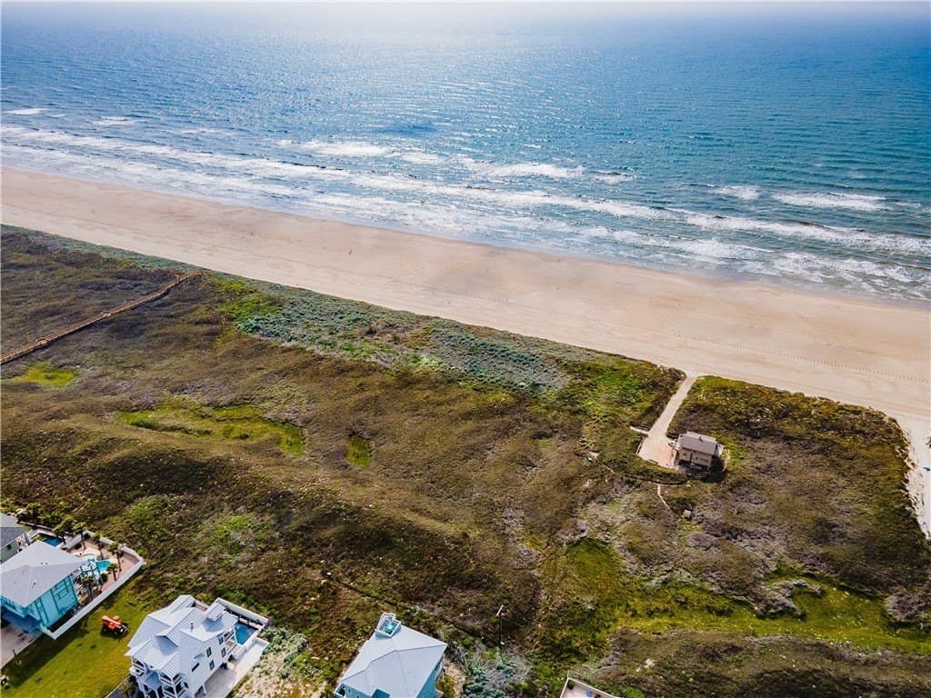1 acres in Nueces County - photo 2