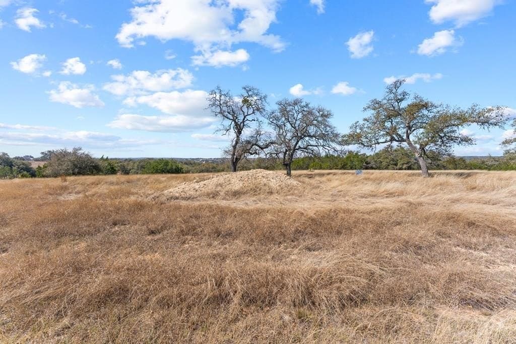 3.05 acres in Gillespie County