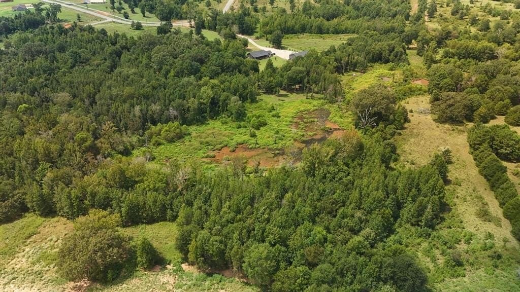 2.61 acres in Smith County