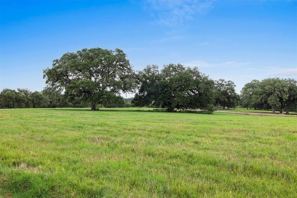 2.58 acres in Fayette County gallery image 4