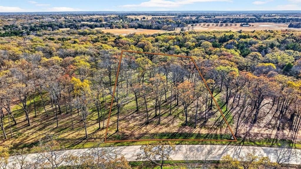 1.1 acres in Grayson County gallery image 2