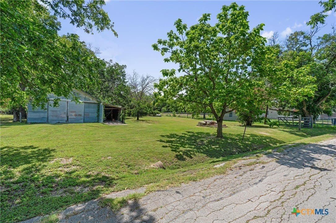 0.37 acres in Williamson County - photo 10