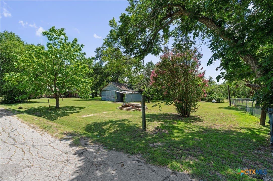 0.37 acres in Williamson County - photo 9