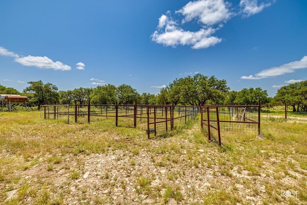 88.86 acres in Tom Green County - photo 44