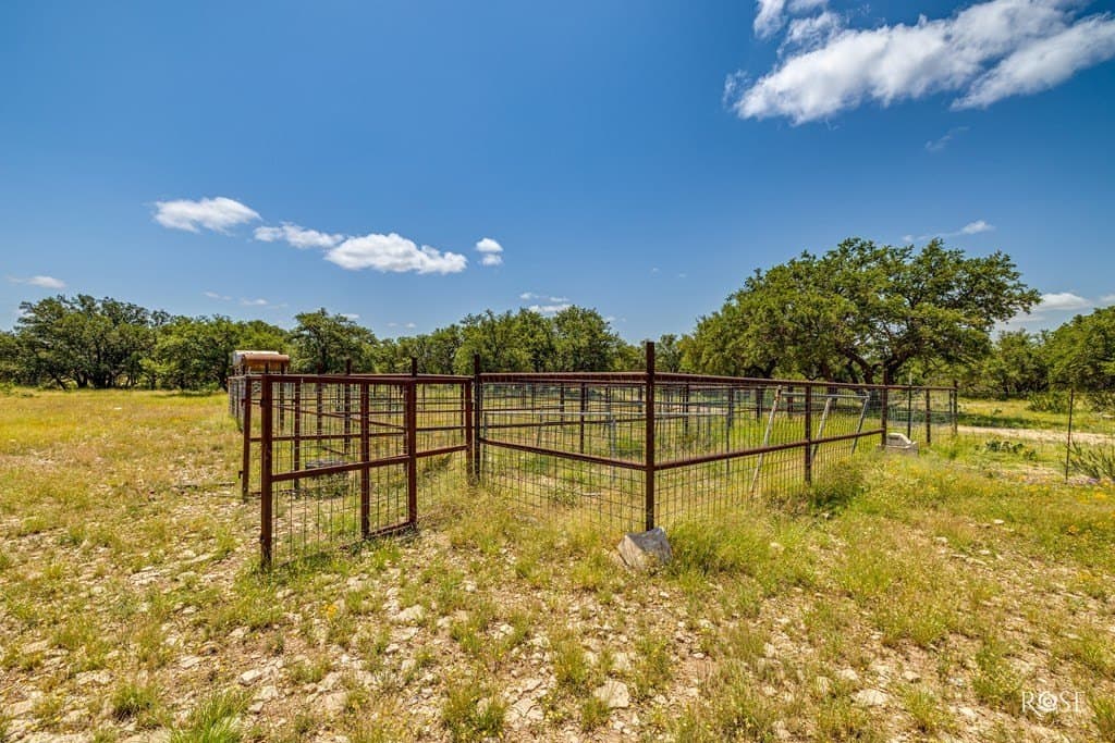 88.86 acres in Tom Green County - photo 45
