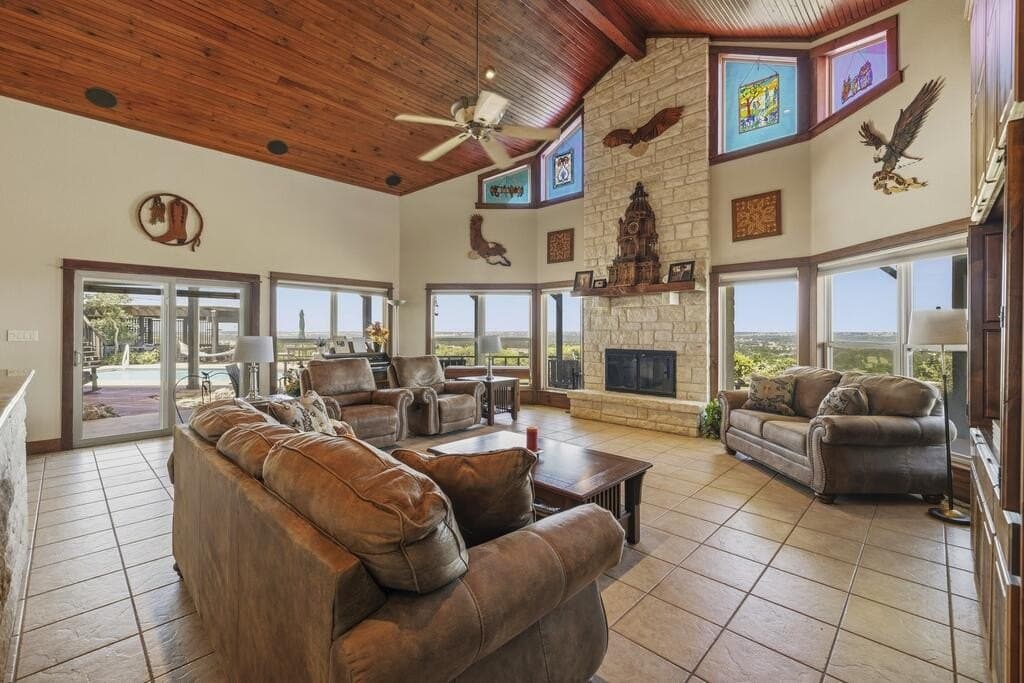 19.44 acres in Gillespie County - photo 7