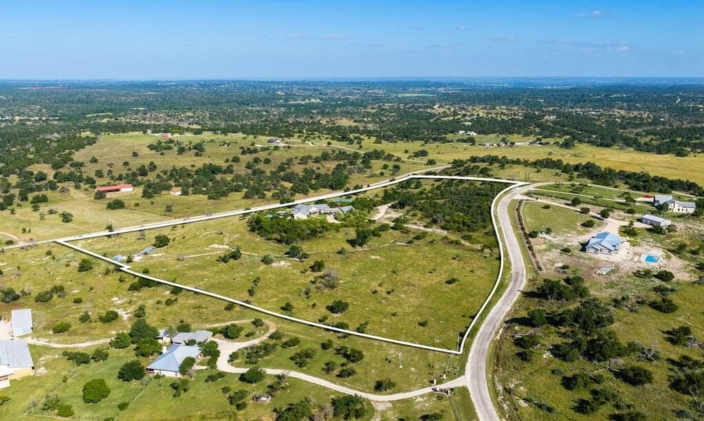 19.44 acres in Gillespie County - photo 4