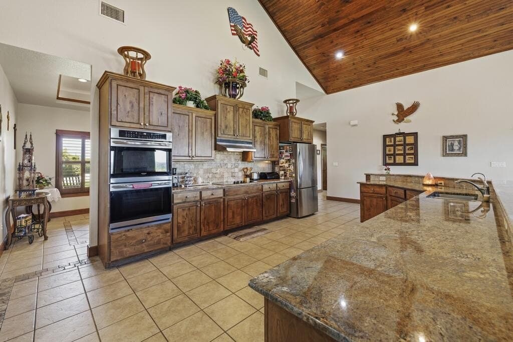 19.44 acres in Gillespie County - photo 11