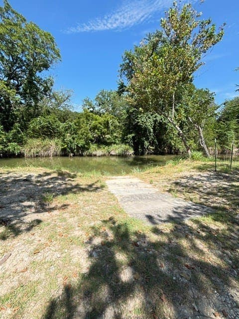 2.95 acres in Bandera County gallery image 4