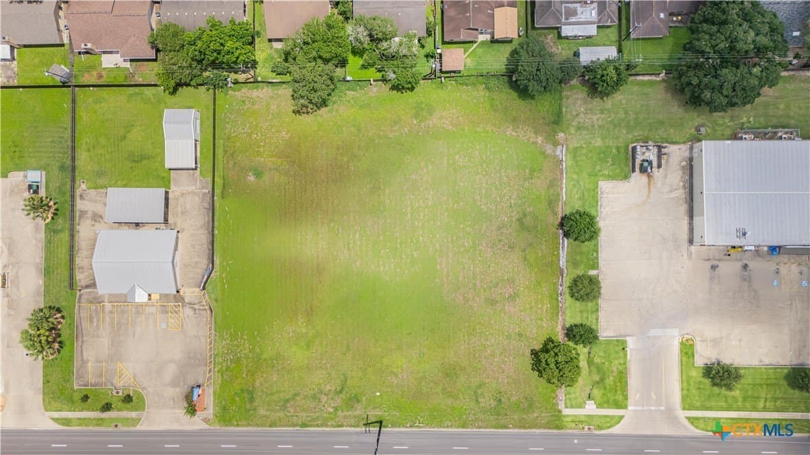 1.35 acres in Victoria County - photo 4