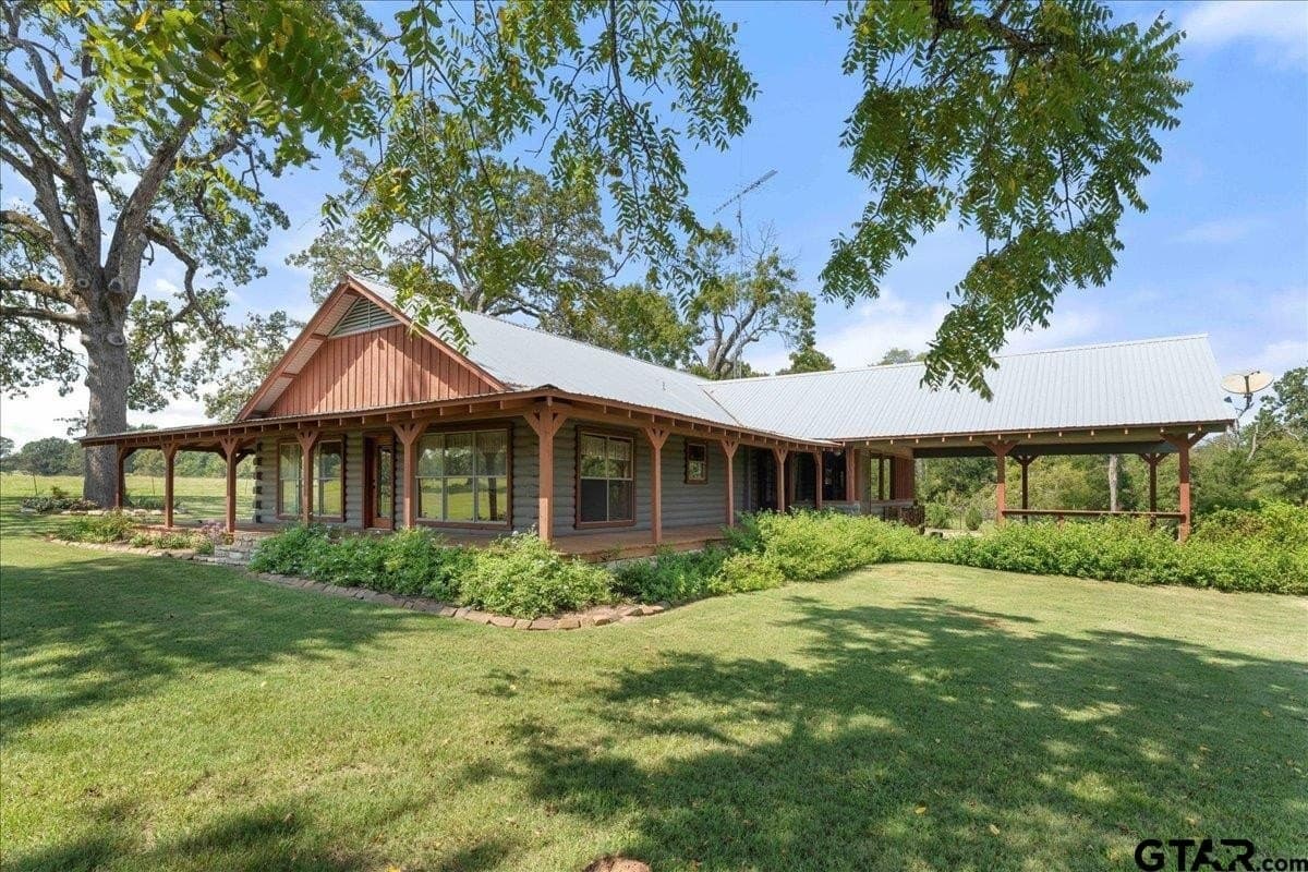 118 acres in Smith County