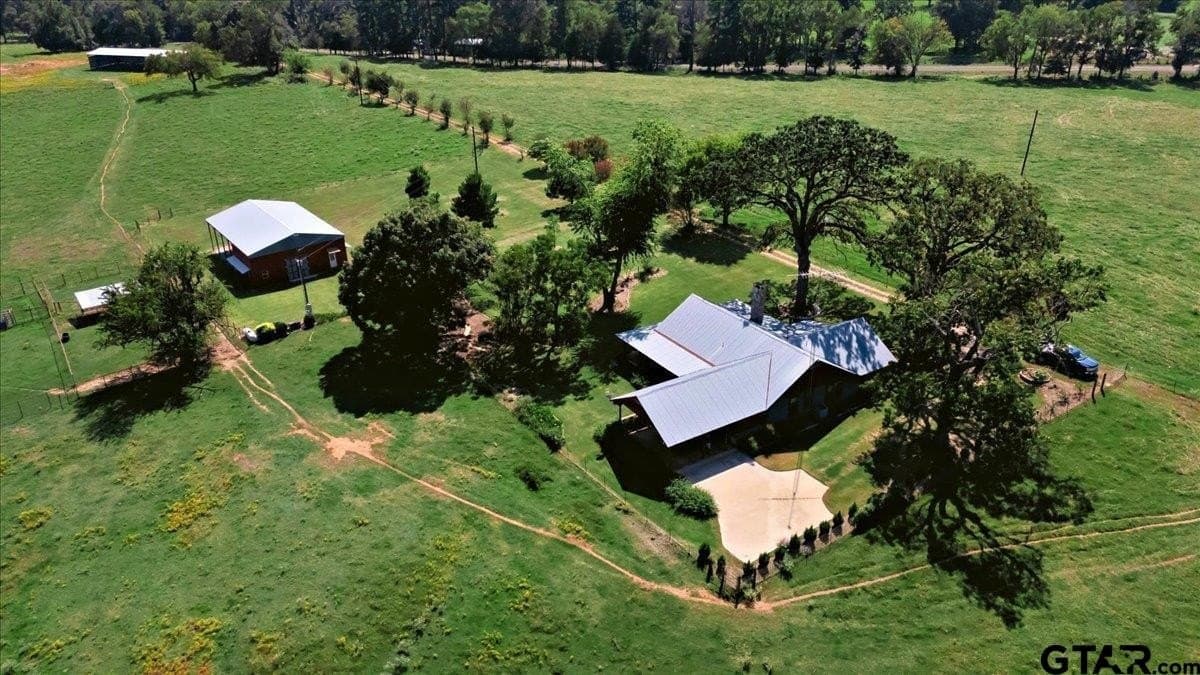 118 acres in Smith County gallery image 4