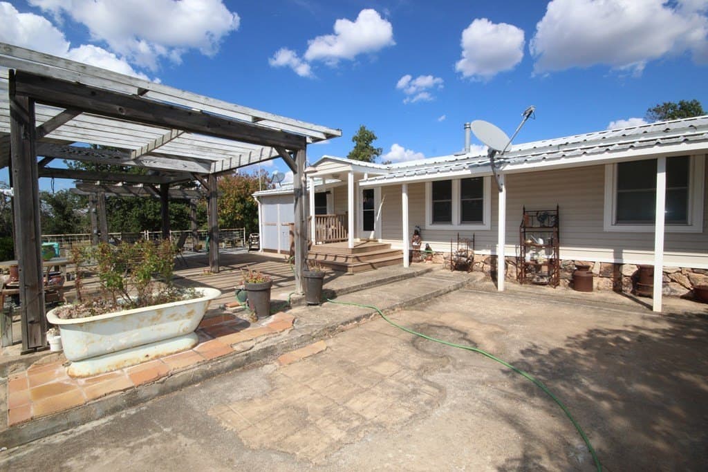 10 acres in Gillespie County gallery image 4