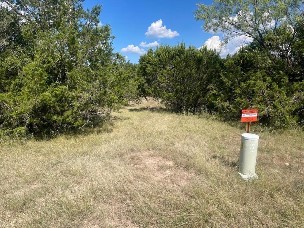 1.25 acres in Edwards County - photo 11