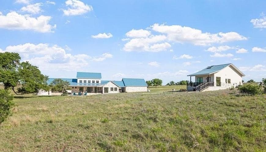 10.01 acres in Gillespie County
