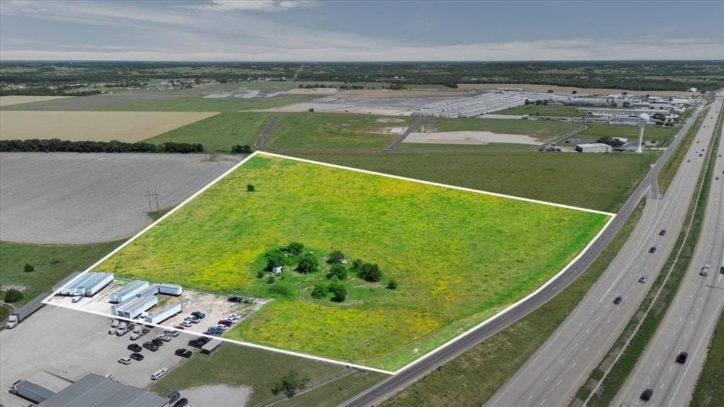 16 acres in Ellis County
