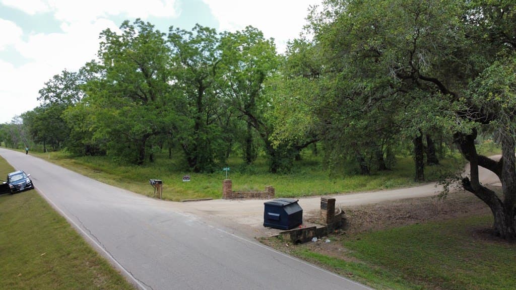 2.14 acres in Angleton County - photo 7