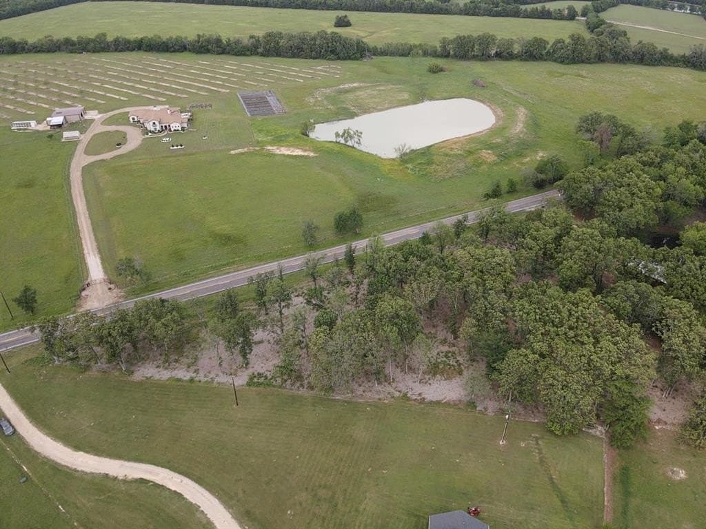 2.76 acres in Lamar County