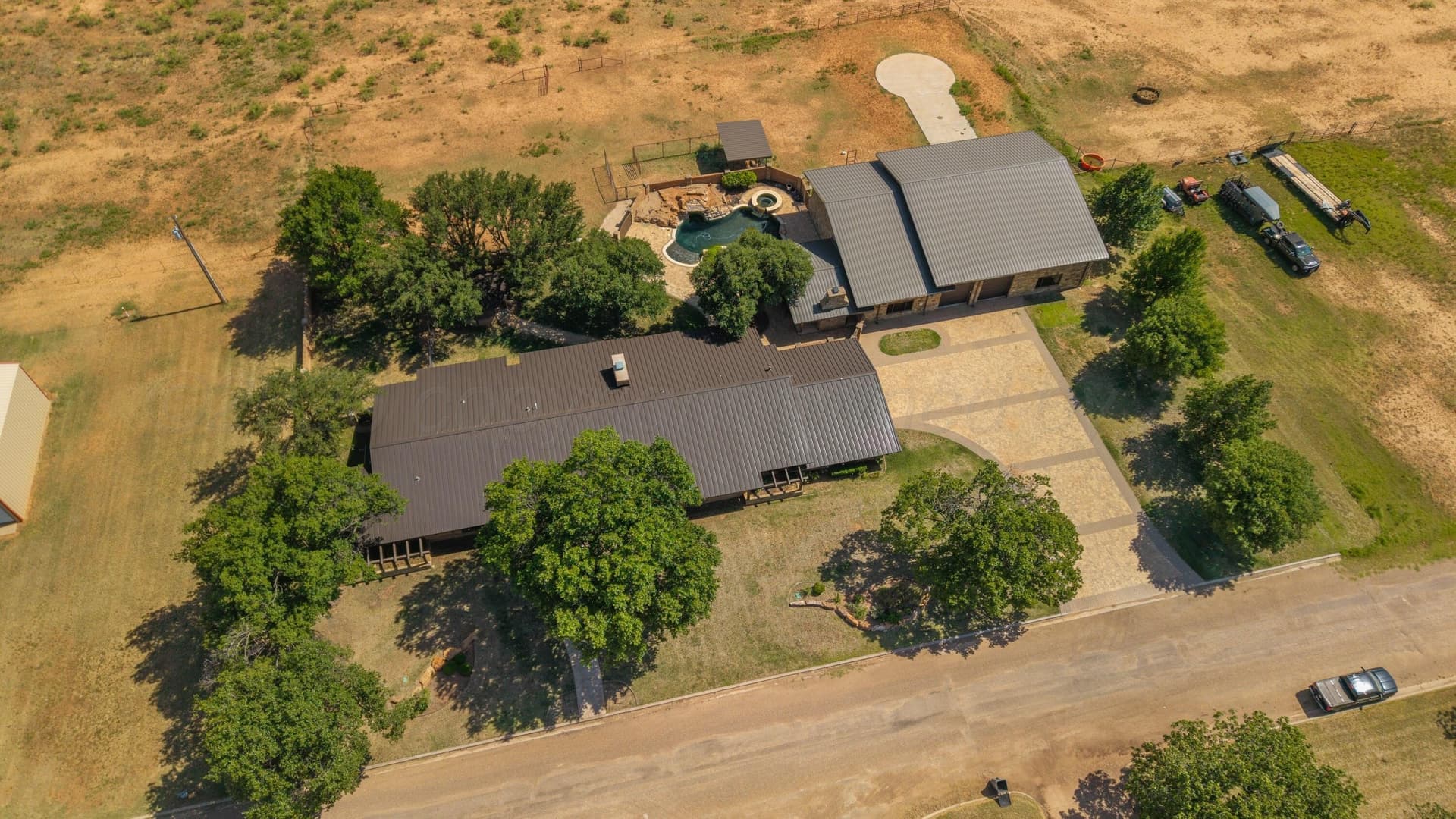 12.55 acres in Cottle County
