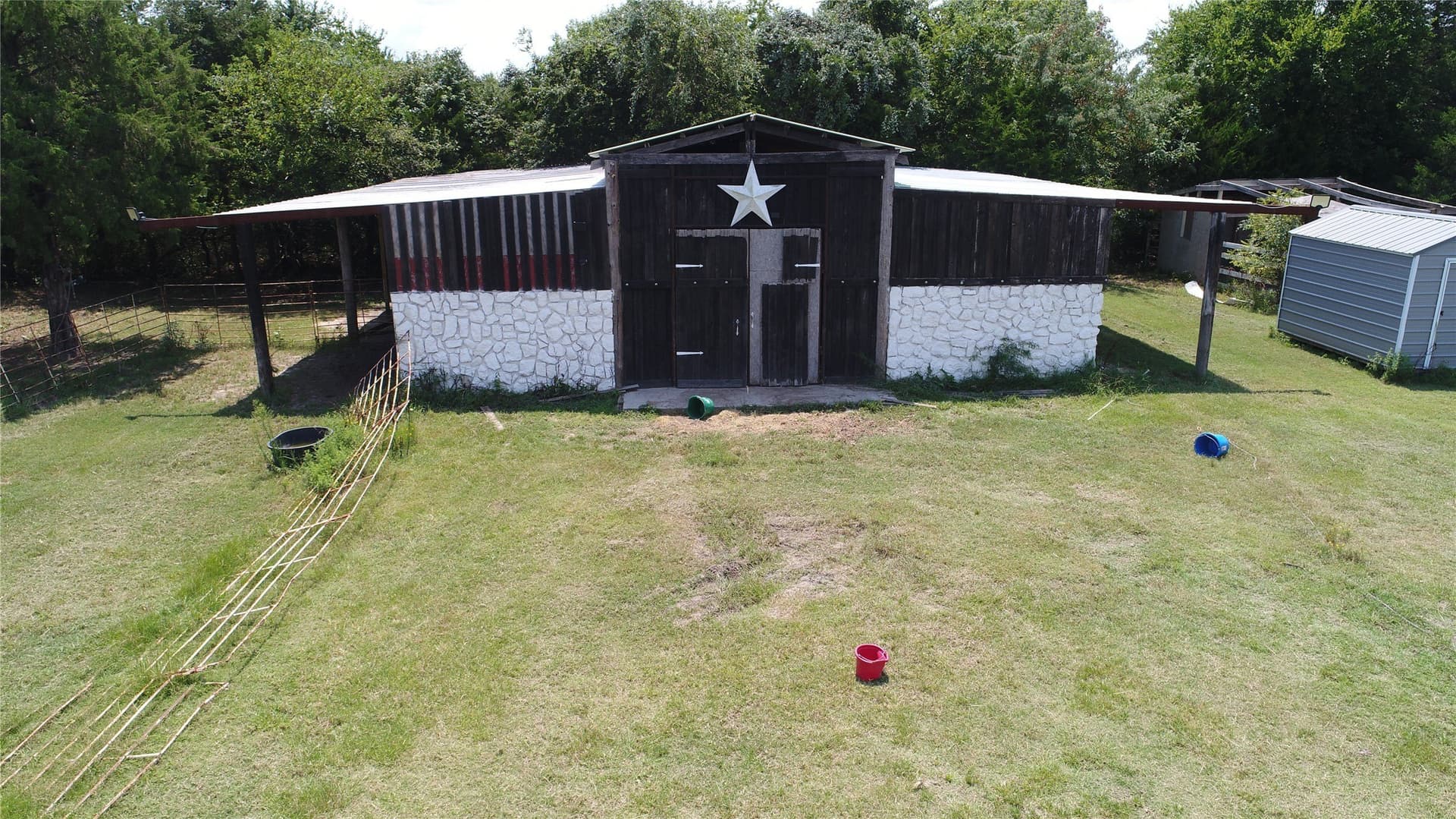 11.87 acres in Navarro County - photo 2