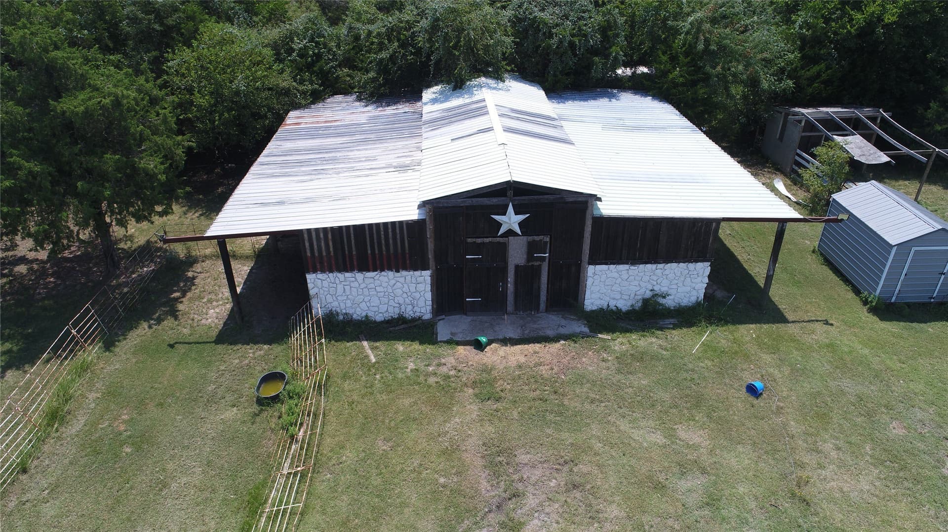 11.87 acres in Navarro County