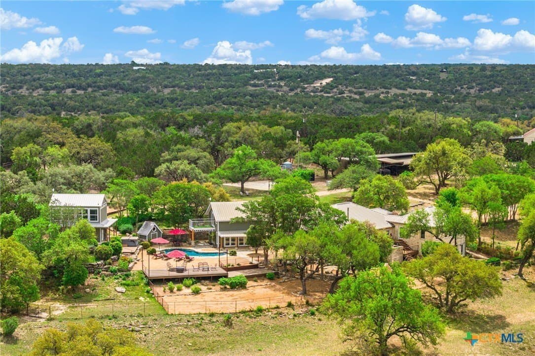 18.24 acres in Hays County