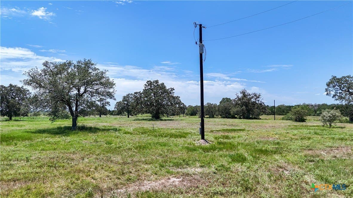 1.33 acres in Bastrop County gallery image 4