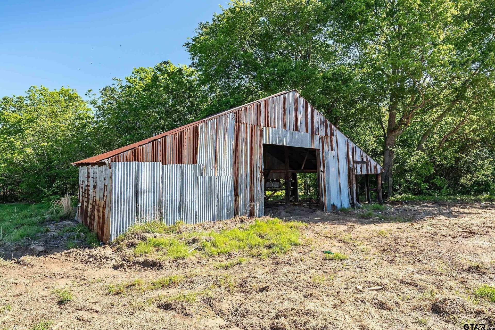 6.91 acres in Henderson County gallery image 2