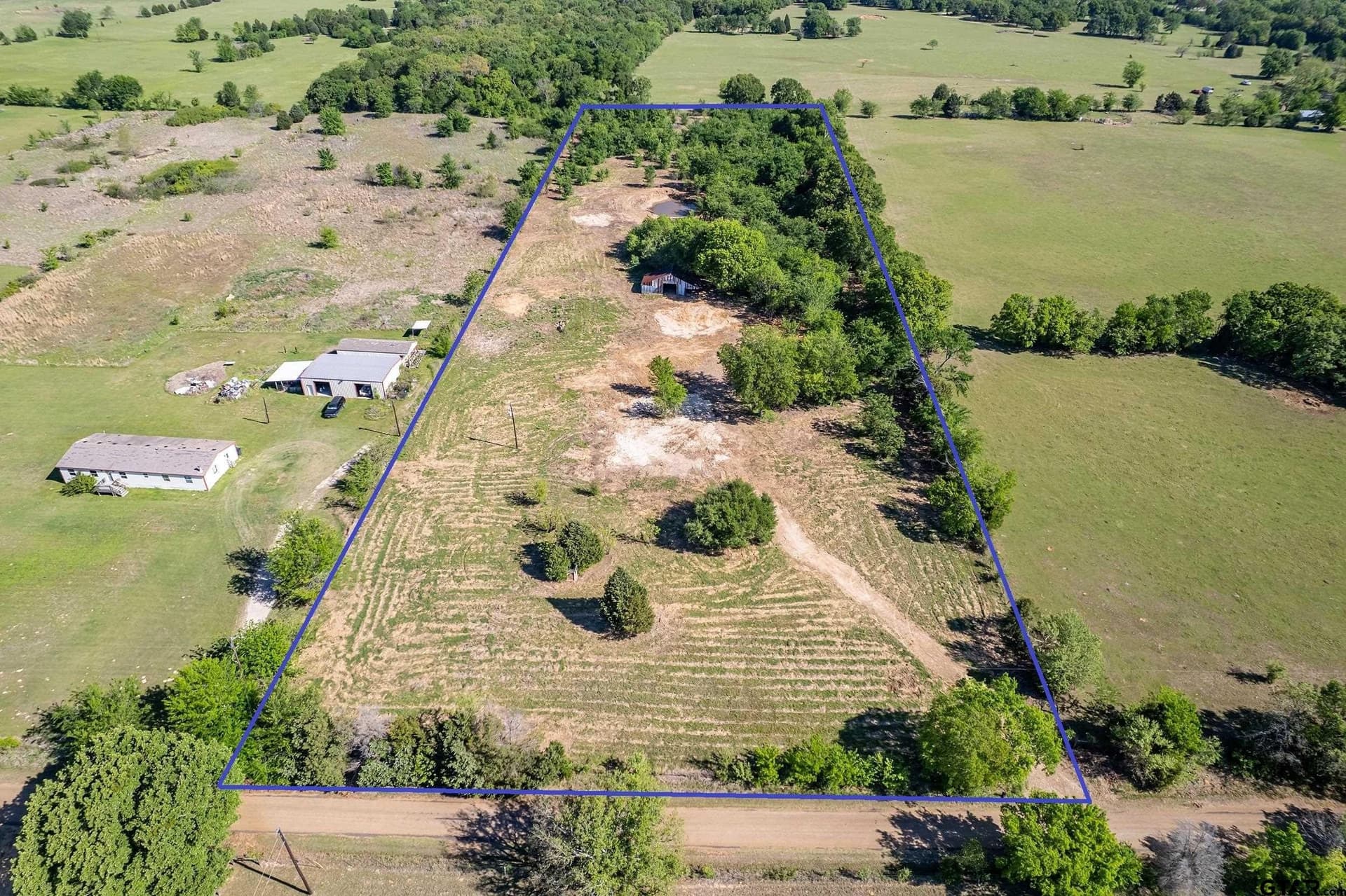 6.91 acres in Henderson County