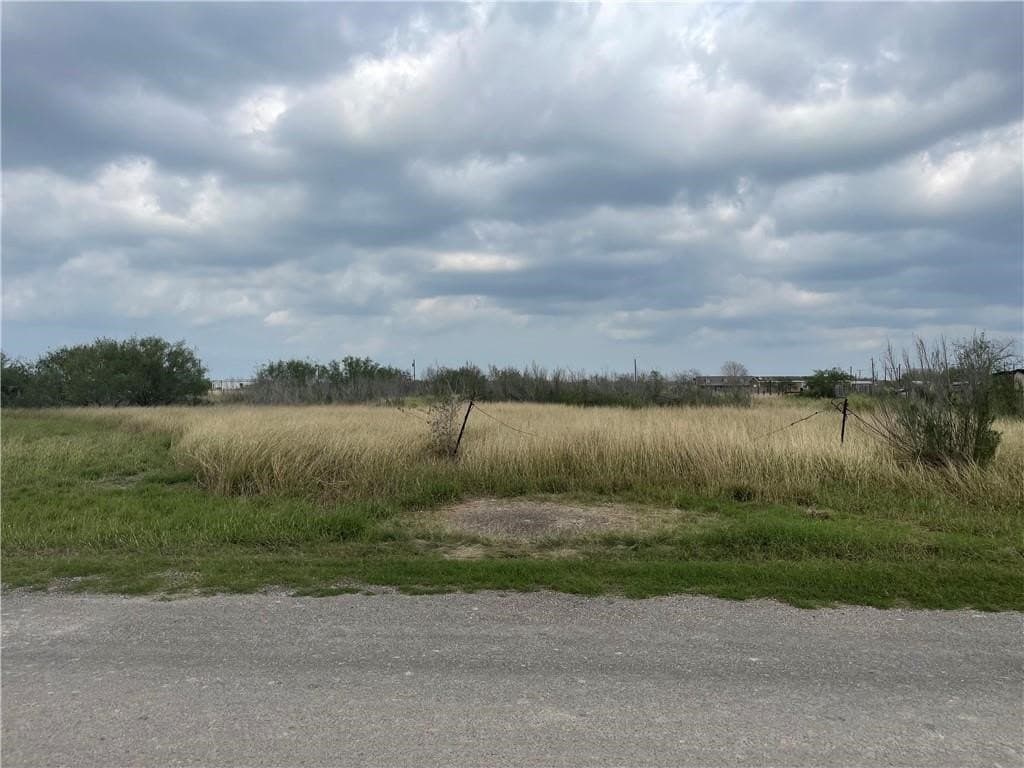 1.73 acres in Jim Wells County