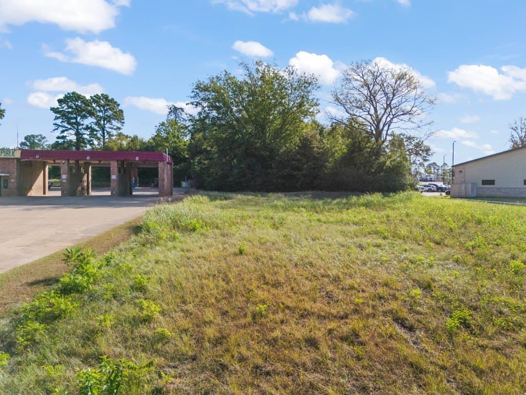 1.58 acres in Gregg County - photo 15
