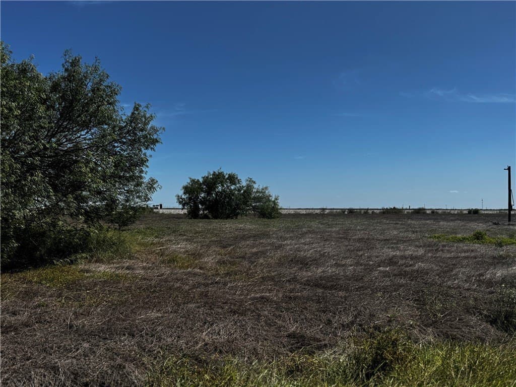 1.74 acres in Nueces County