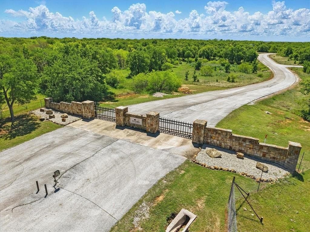 1.01 acres in Wise County gallery image 2