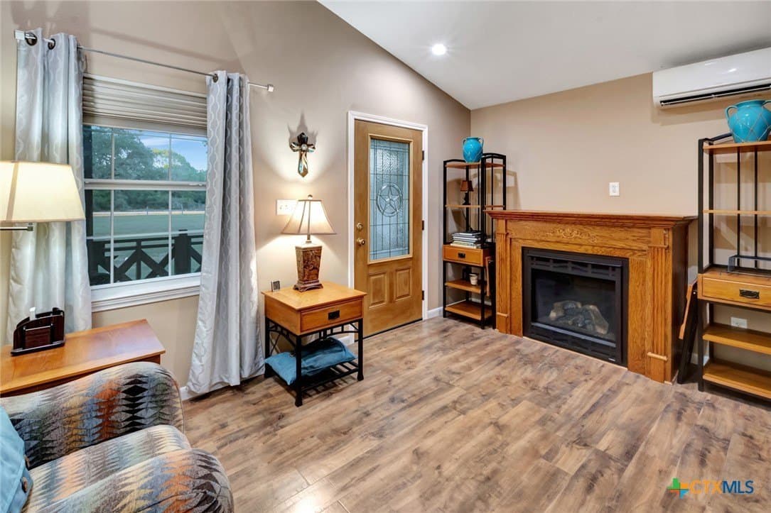 24.66 acres in Lavaca County gallery image 3