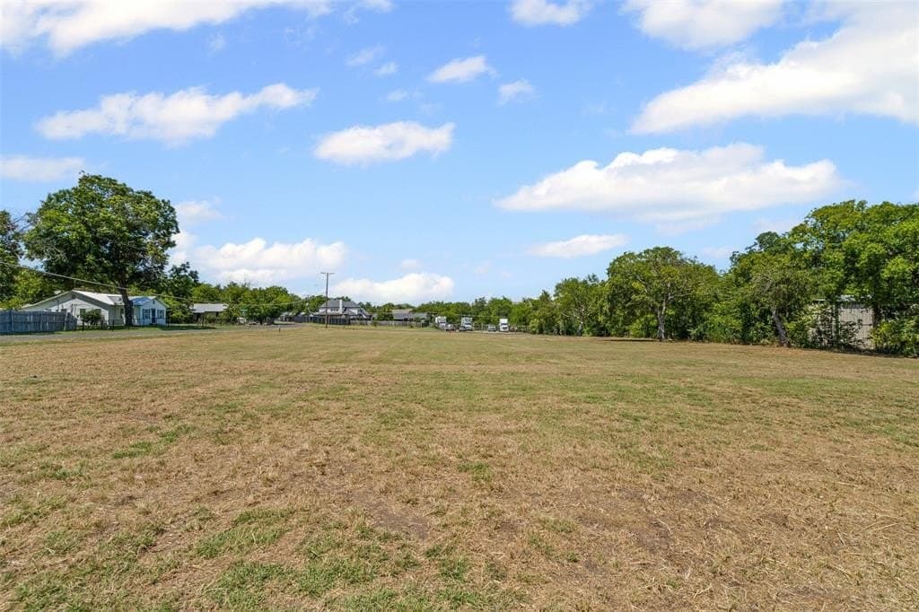 0.92 acres in Tarrant County gallery image 4