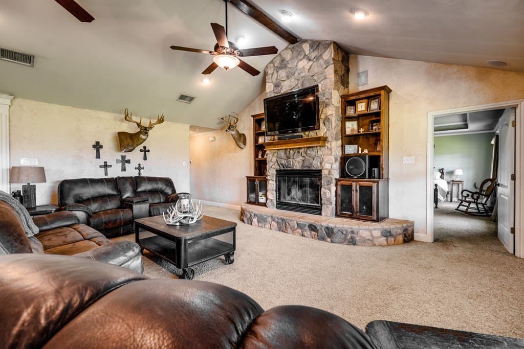 5.6 acres in ANDERSON County - photo 16