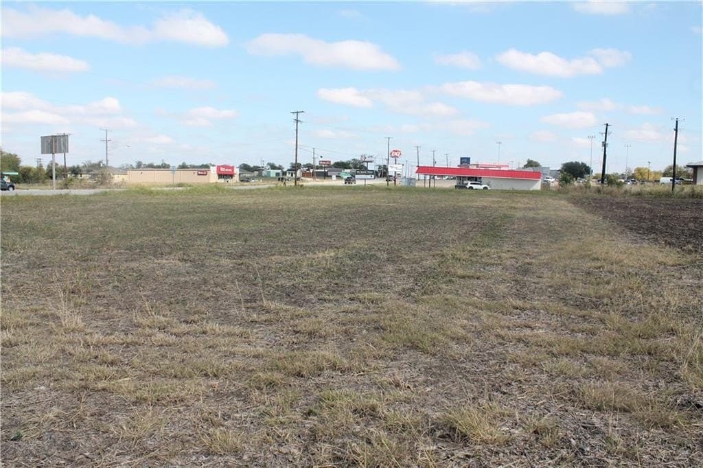 1.02 acres in McLennan County gallery image 4