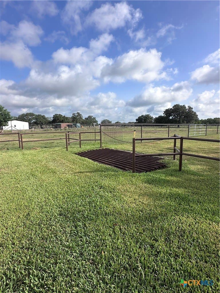 10 acres in Lavaca County - photo 36
