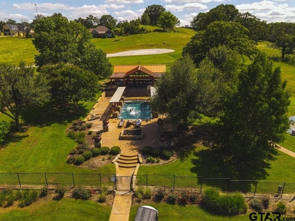 3.08 acres in Henderson County gallery image 2