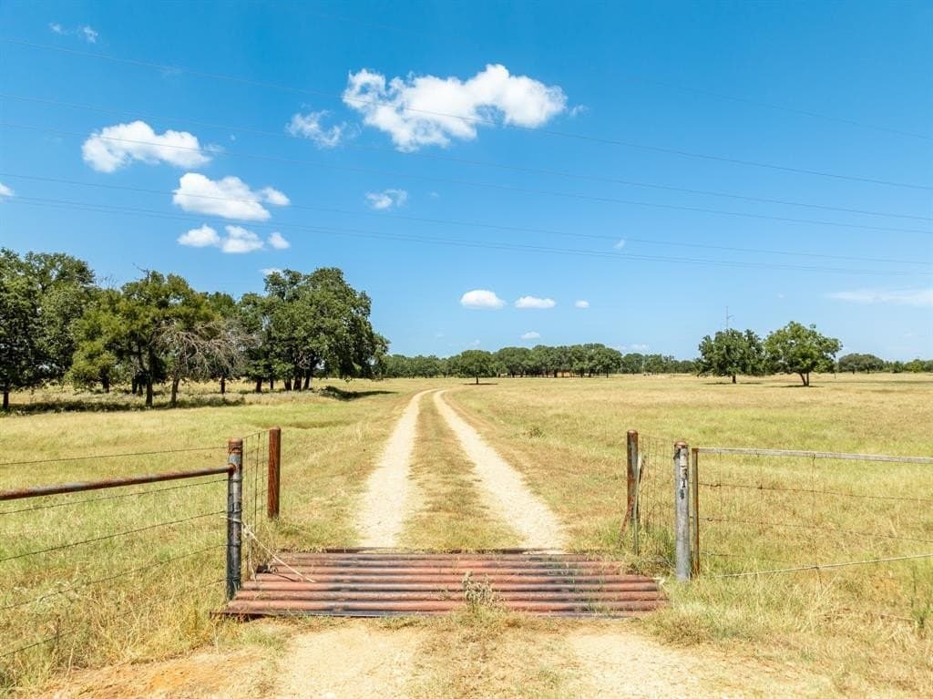 57.67 acres in Hill County gallery image 3