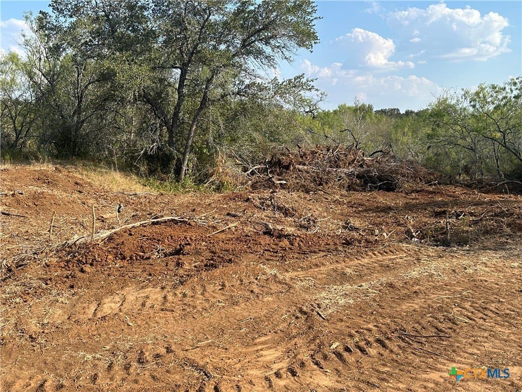 5.63 acres in Wilson County featured view