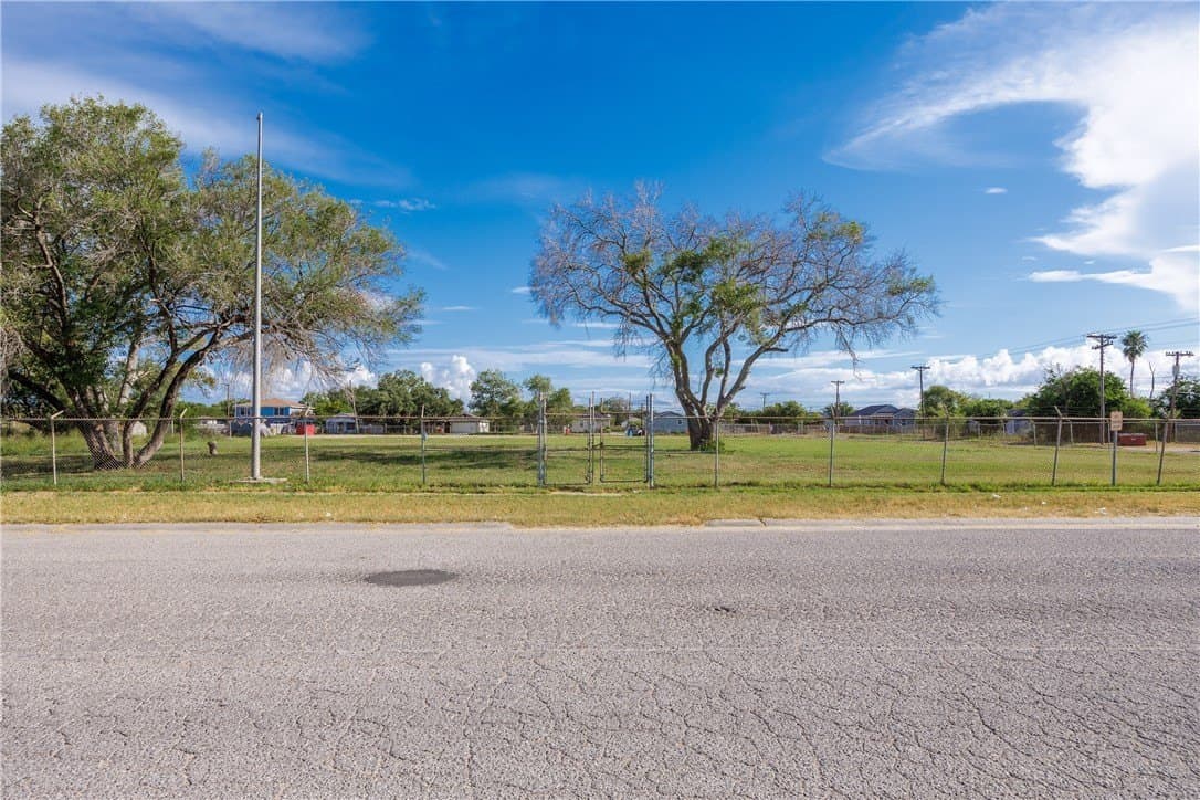 1.41 acres in Nueces County gallery image 4