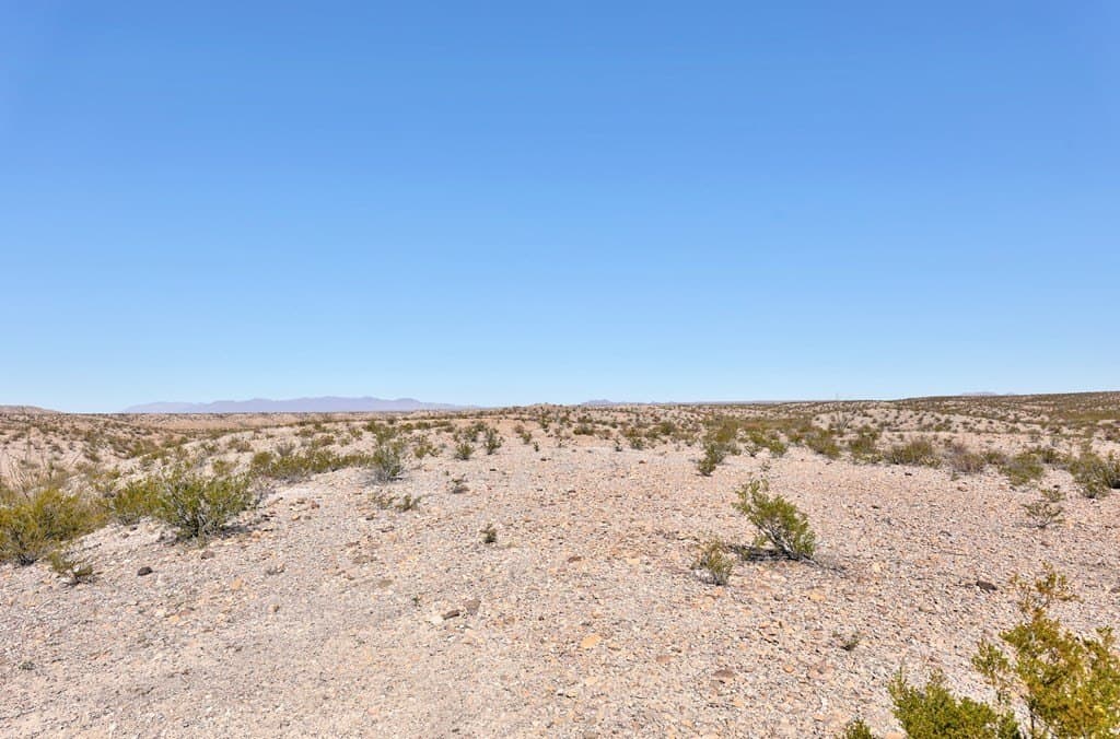 2 acres in Presidio County gallery image 2
