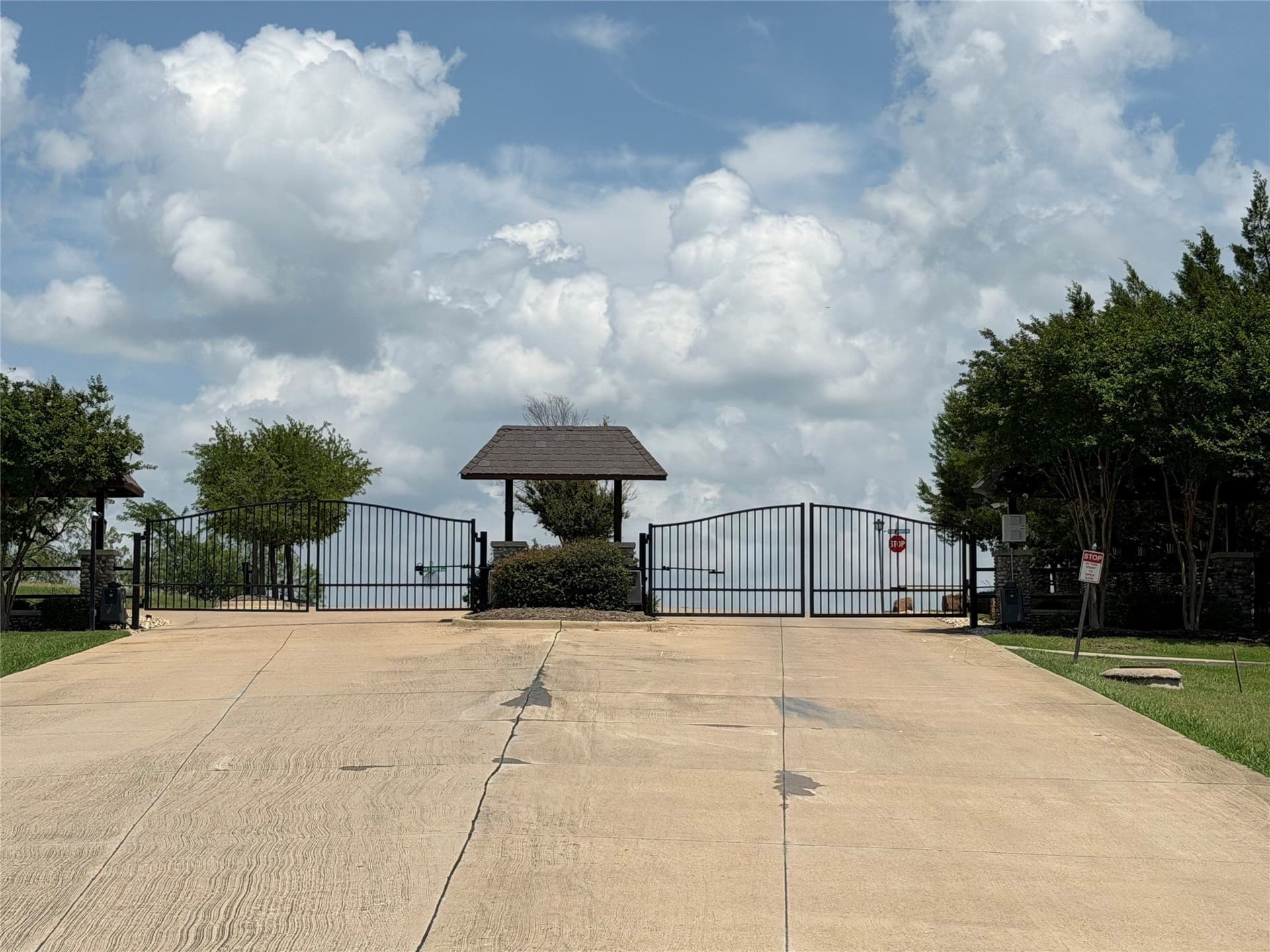1.33 acres in Dallas County gallery image 4