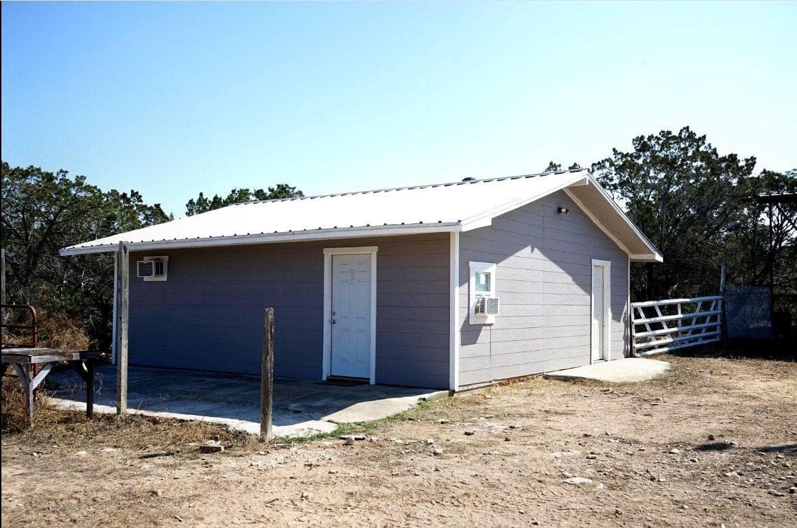 387 acres in Val Verde County gallery image 4