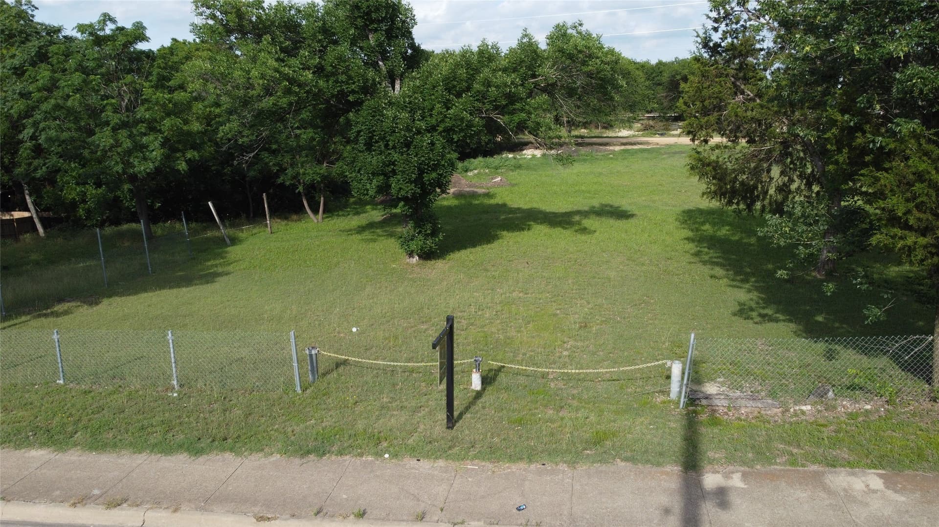 2.8 acres in Dallas County gallery image 2